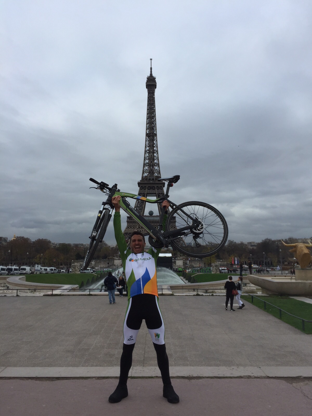 Nacho Tomás - #just2challenge - París - Torre Eiffel 2